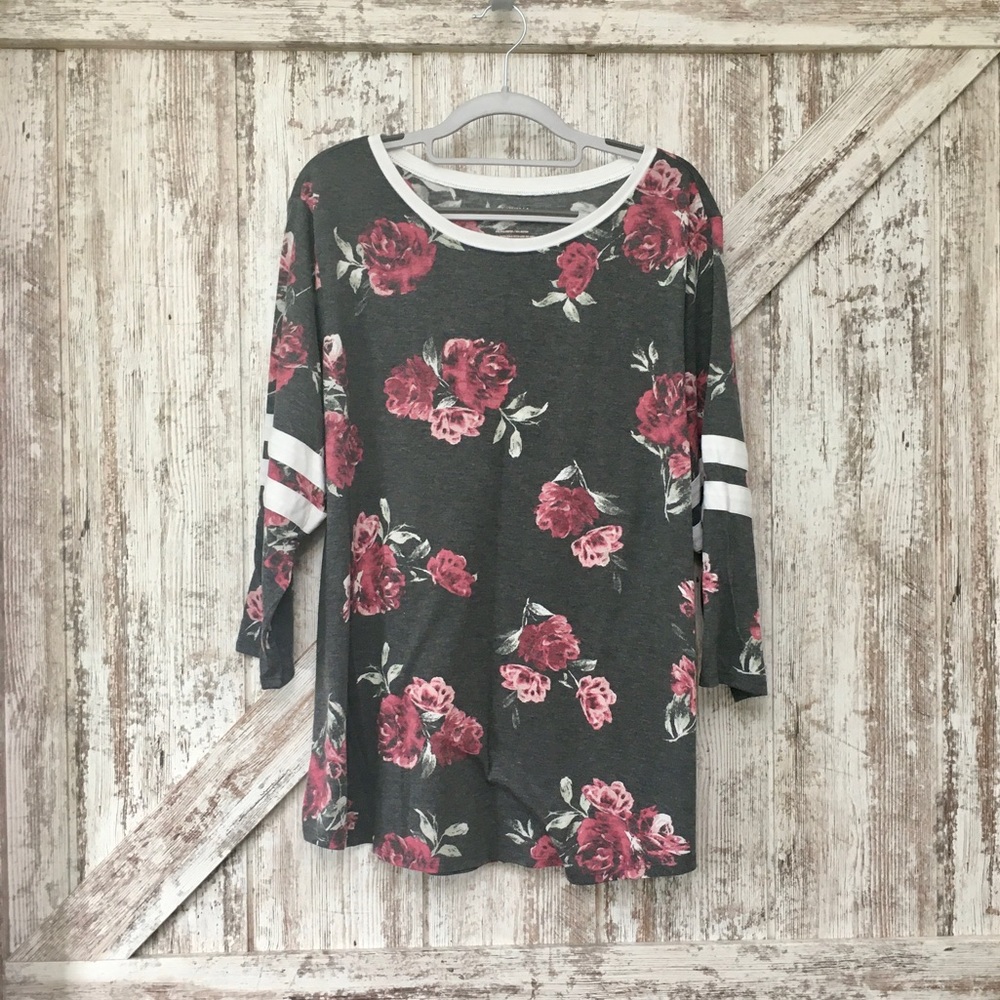 Arizona Jean Co. Gray Floral 3/4 Sleeve Shirt